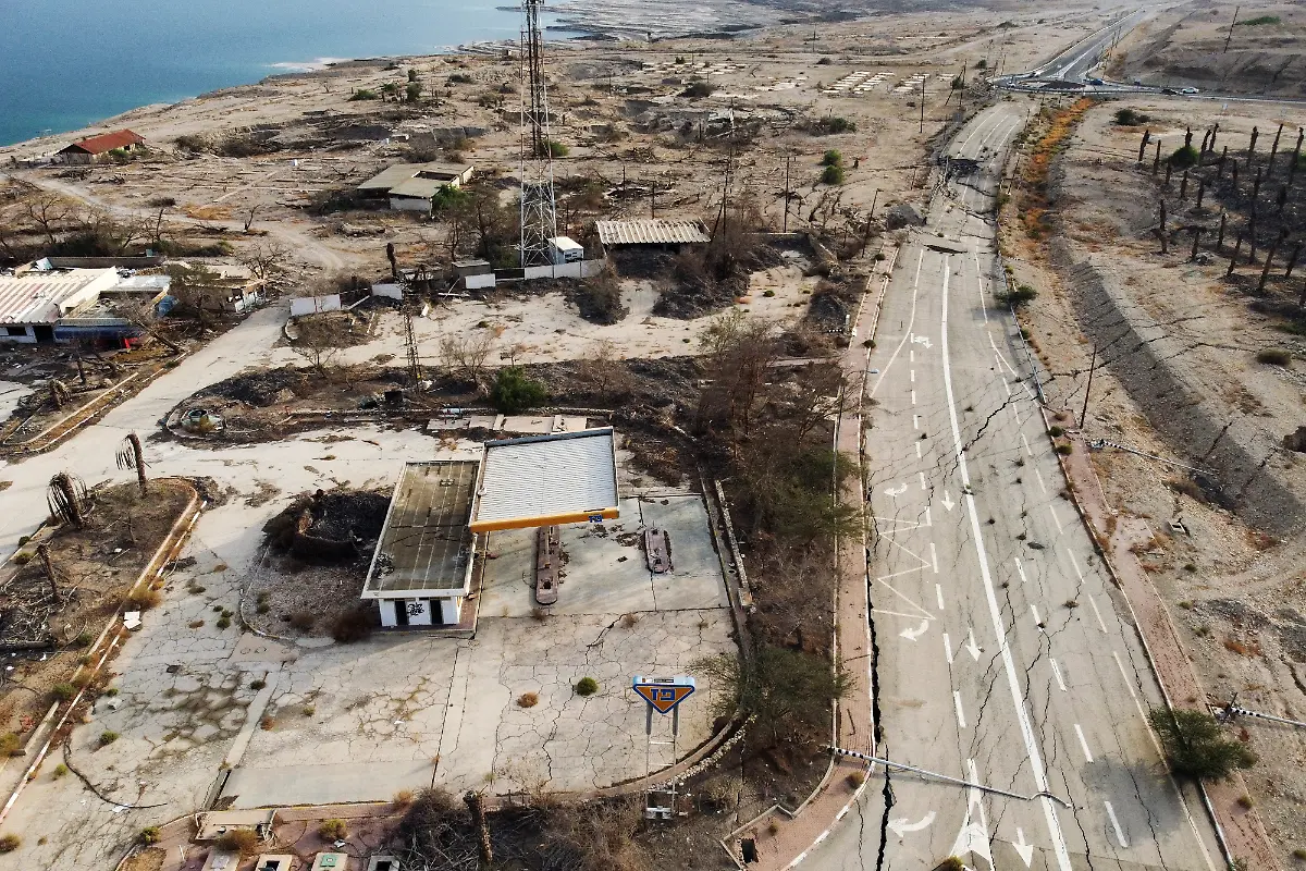 aufgegebene-Tankstelle-bei-Ein-Gedi