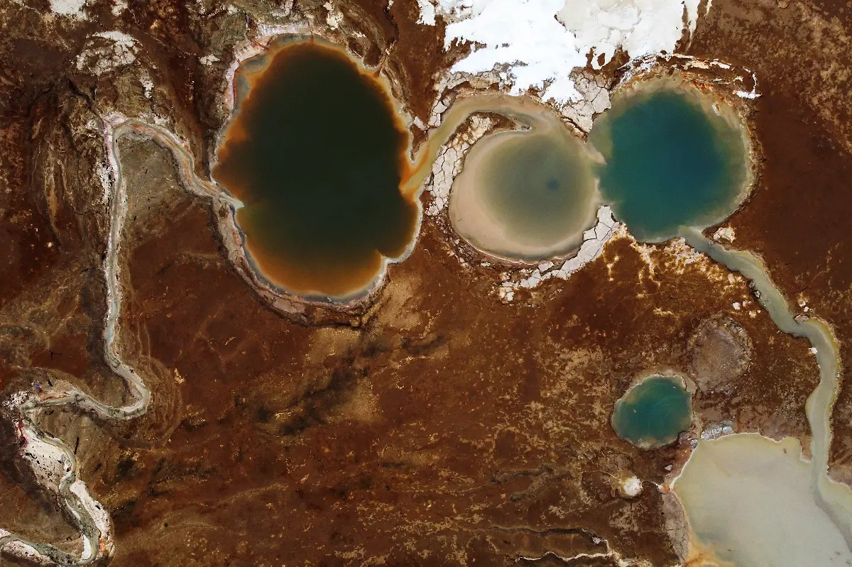 Sinklo-cher-unterschiedlicher-Gro-sse