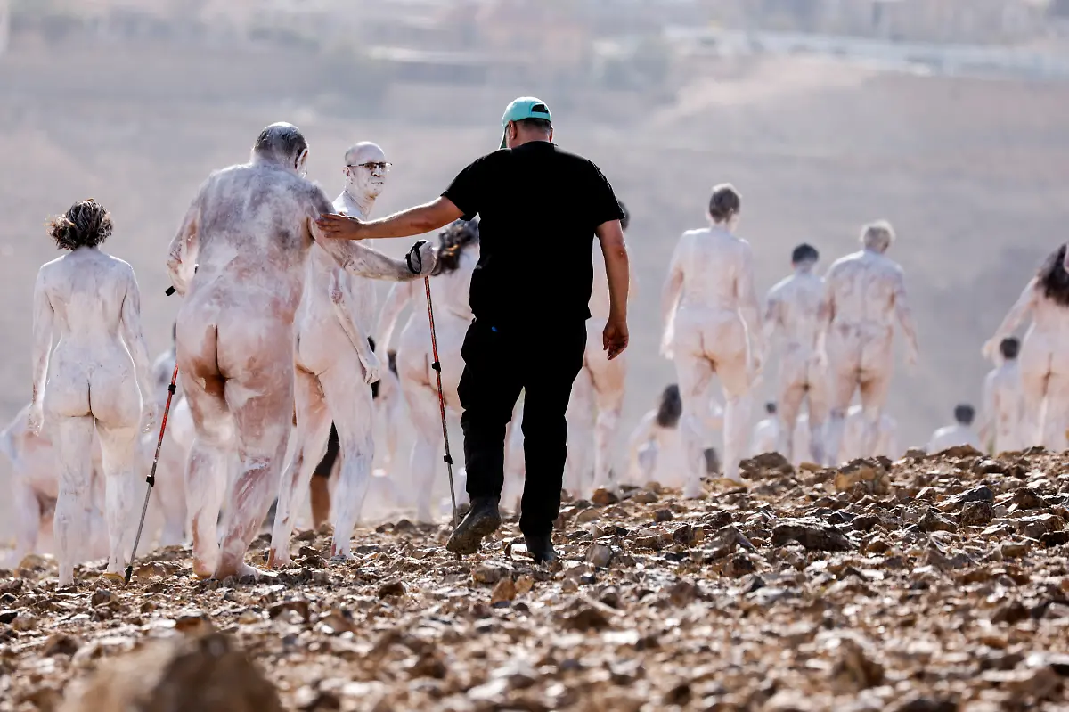 2021-10-17T145918Z-1671703754-RC2PBQ95VSJL-RTRMADP-3-ISRAEL-ART-TUNICK