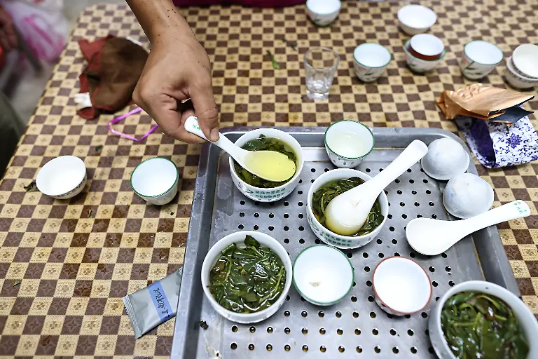 2021-10-13T230136Z-829784768-RC2TJP97LCMA-RTRMADP-3-CLIMATE-CHANGE-TAIWAN-TEA