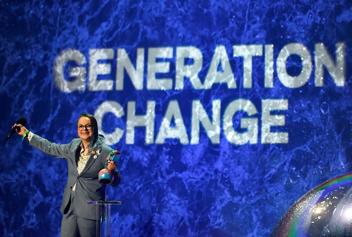 2021-11-14T213949Z-1899199042-RC2LUQ9MU33K-RTRMADP-3-AWARDS-MTV-EMAS