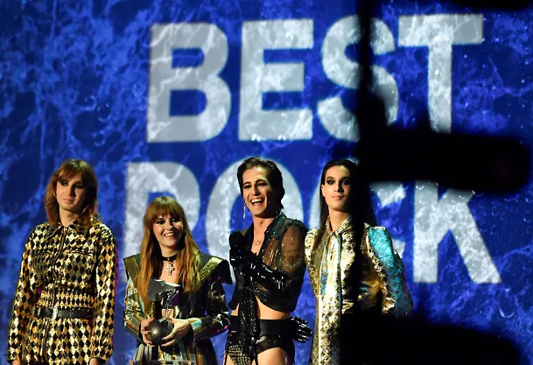 2021-11-14T211313Z-1910574786-RC2LUQ9MOHPB-RTRMADP-3-AWARDS-MTV-EMAS