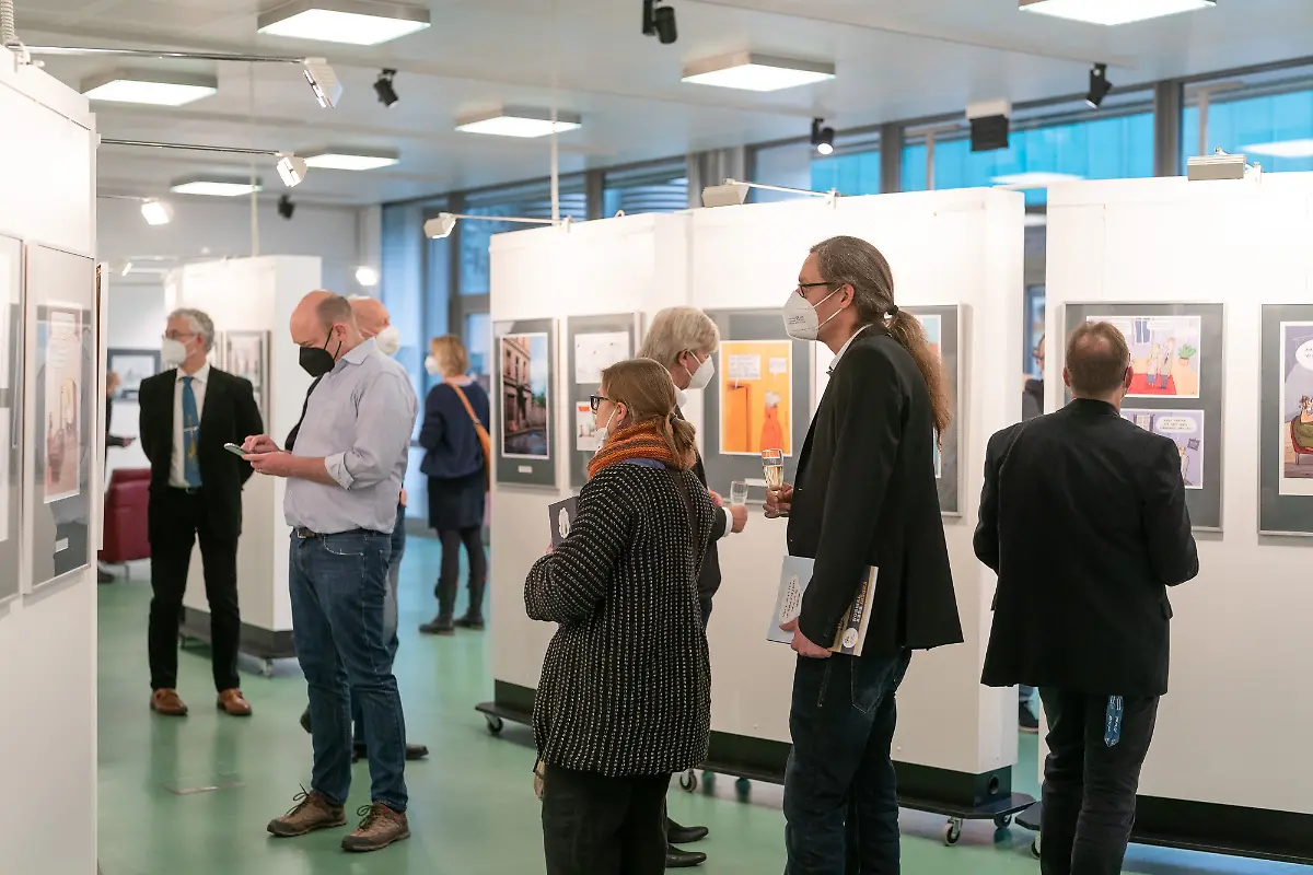 2021-11-14-142341-Ausstellung-im-Haus-der-Presse-in-Dresden