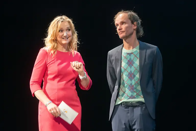 2021-11-14-124621-3-Anja-Koebel-und-Olaf-Schubert