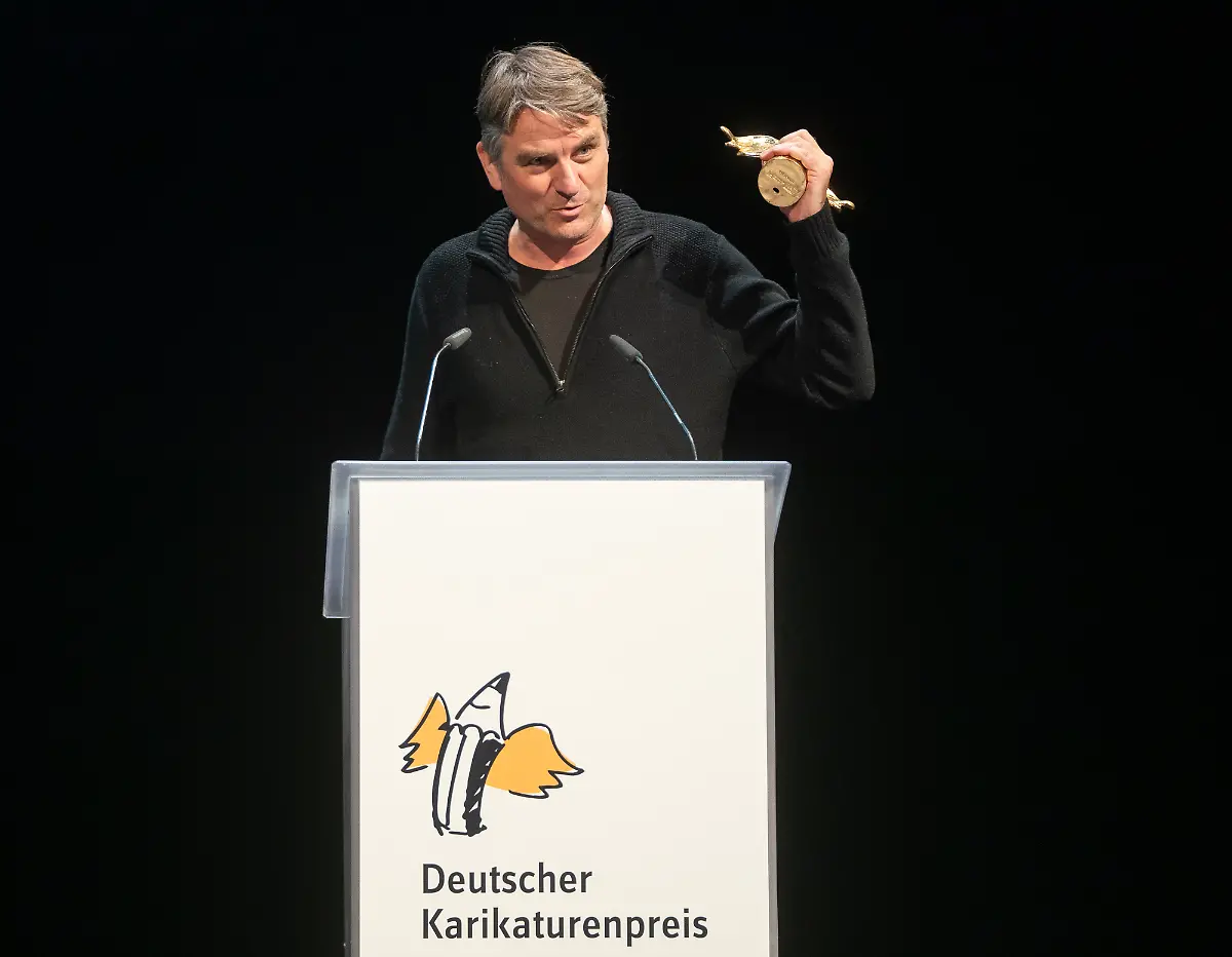 2021-11-14-133131-6-Olaf-Schwarzbach-Platz1