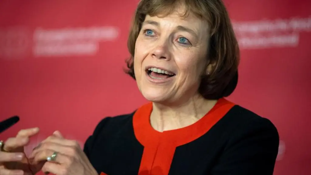 Annette-Kurschus-neu-gewaehlte-Ratsvorsitzenden-der-Evangelischen-Kirche-in-Deutschland