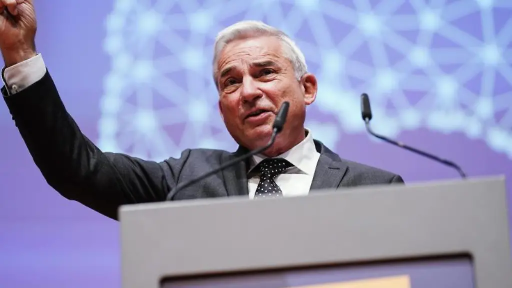 Thomas-Strobl-CDU-spricht-beim-Parteitag-der-baden-wuerttembergischen-CDU