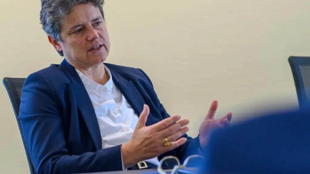 Lydia-Hueskens-FDP-spricht-bei-einem-Interview