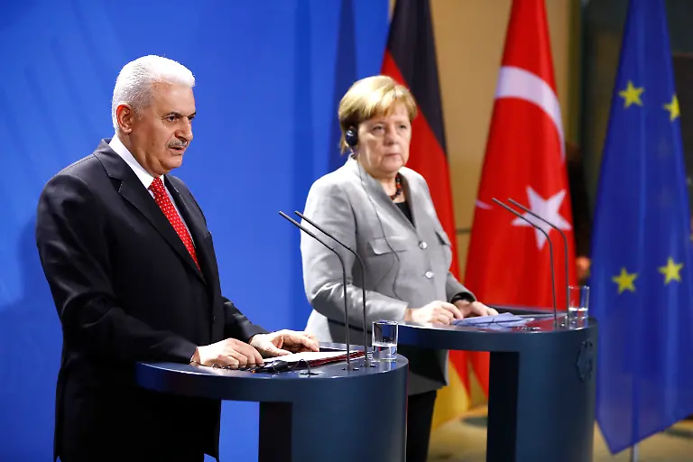 2018-02-15T163331Z-578898080-UP1EE2F19ZVFJ-RTRMADP-3-GERMANY-TURKEY