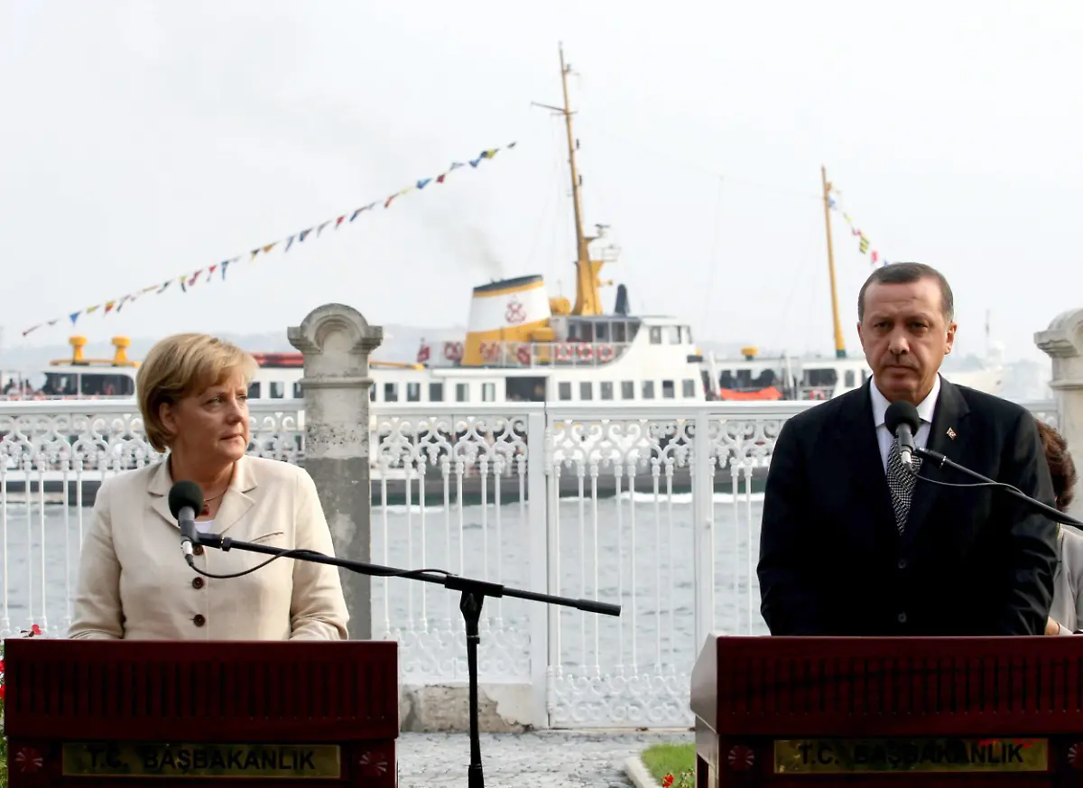 2006-10-06T120000Z-1633168955-GM1DTQTPFUAB-RTRMADP-3-TURKEY-GERMANY