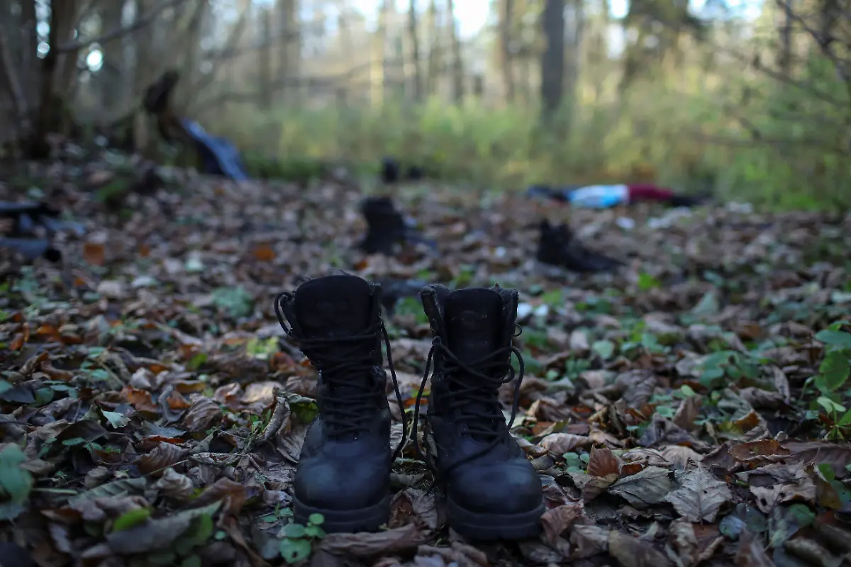 2021-11-10T143641Z-1589496898-RC2NRQ9YPT5Y-RTRMADP-3-EUROPE-MIGRANTS-BELARUS-POLAND