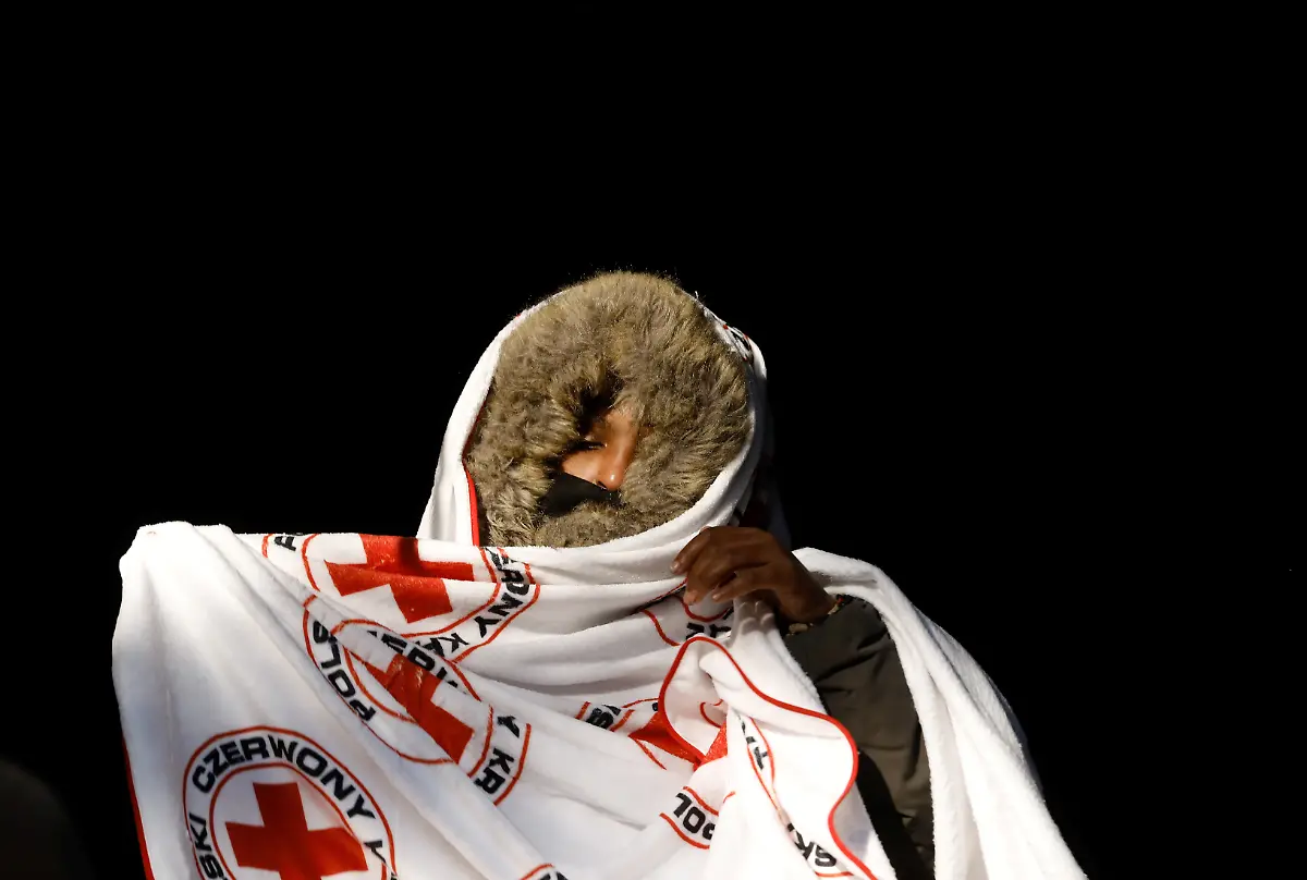 2021-10-25T163900Z-844081792-RC21HQ9P8I9Y-RTRMADP-3-EUROPE-MIGRANTS-BELARUS-POLAND