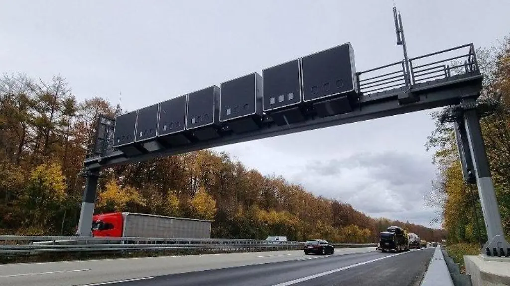 Die-neue-Messbruecke-am-Elzer-Berg-an-der-Autobahn-A3