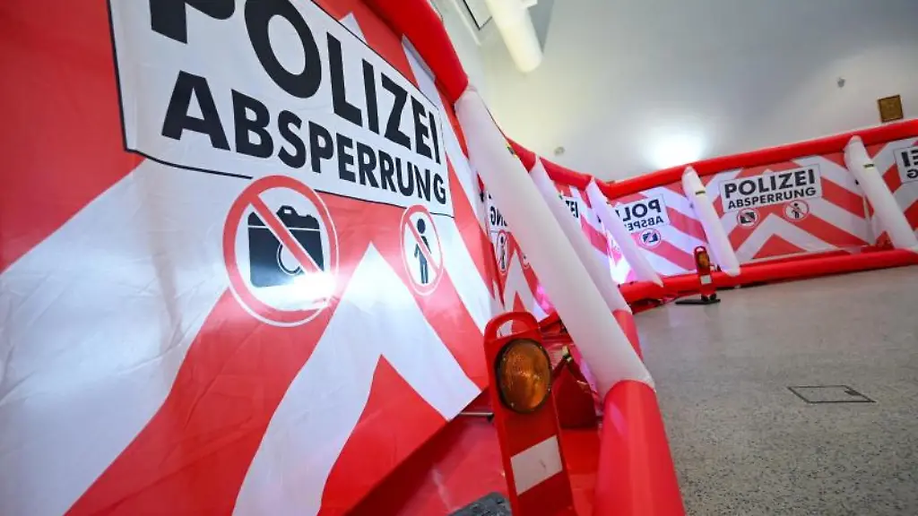 Eine-aufblasbare-Gafferwand