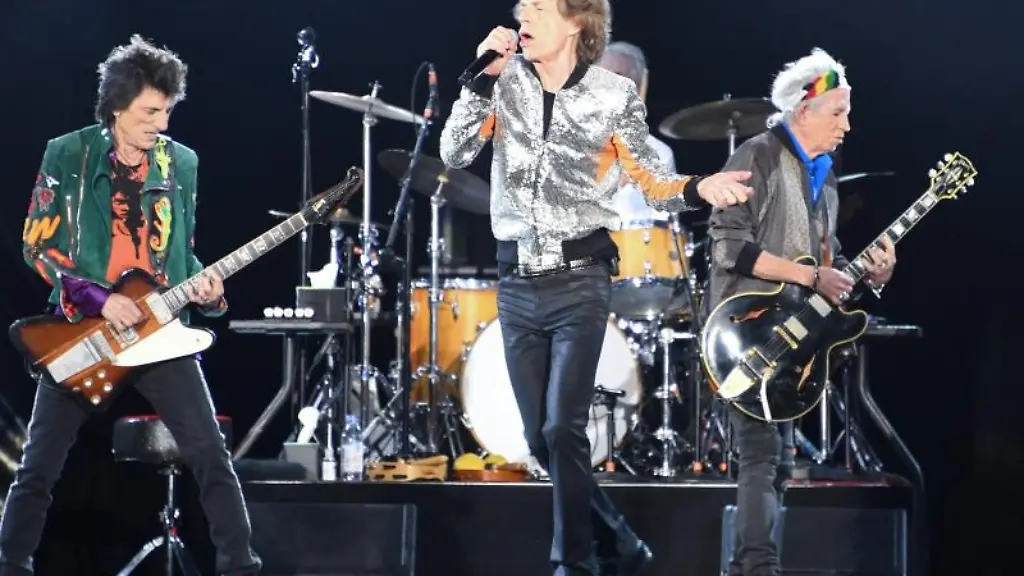 Die-Rolling-Stones-Ron-Wood-l-r-Mick-Jagger-Charlie-Watts-verdeckt-und-Keith-Richards