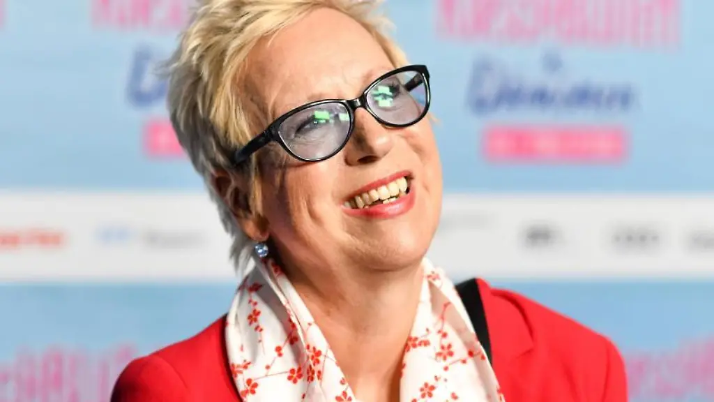 Doris-Doerrie-waehrend-der-Premiere-des-Films-Kirschblueten-und-Daemonen-in-der-Astor-Filmlounge