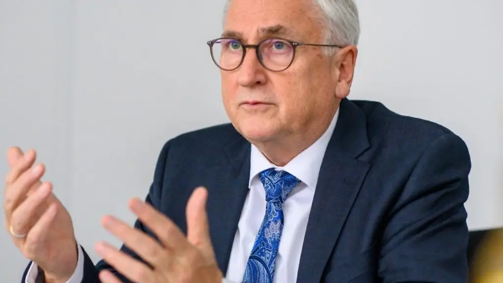 Michael-Richter-CDU-Finanzminister-von-Sachsen-Anhalt-spricht