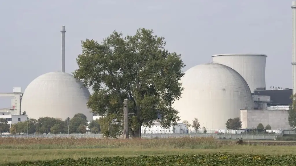 Das-stillgelegte-Kernkraftwerk-Biblis-in-Suedhessen
