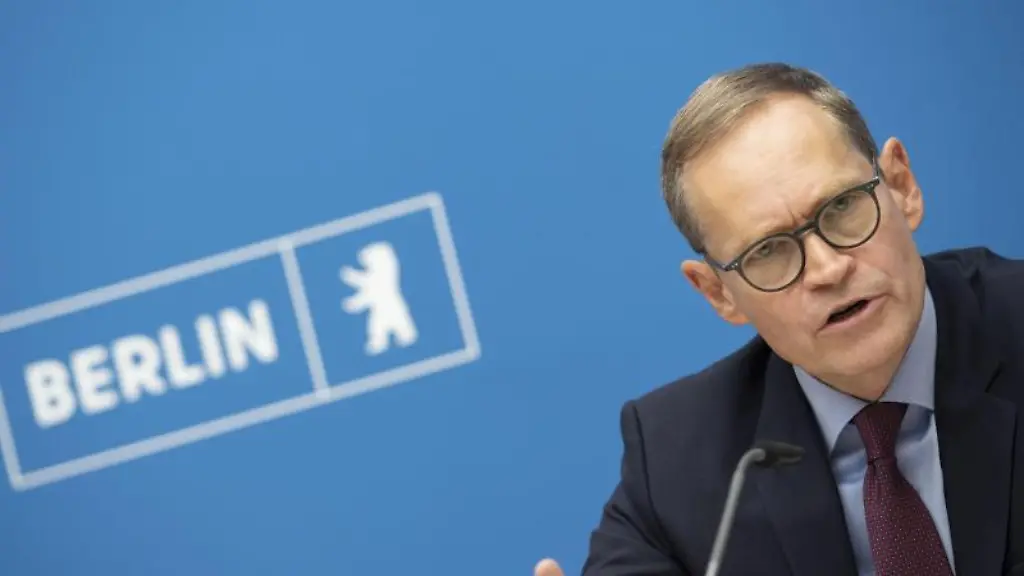 Michael-Mueller-SPD-bei-einer-Pressekonferenz