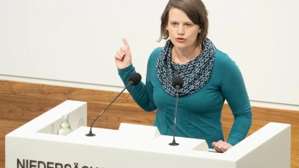 Julia-Willie-Hamburg-spricht