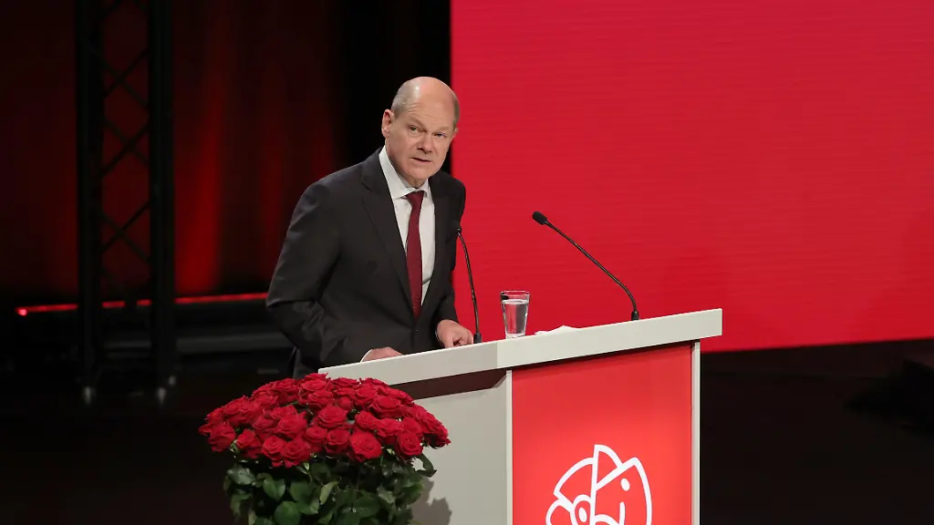 Olaf-Scholz-auf-dem-Parteitag-der-schwedischen-Sozialdemokraten-in-Goeteborg