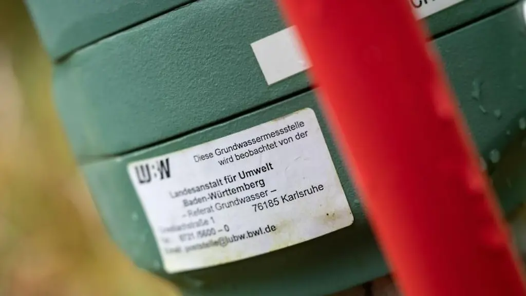 Die-Grundwassermessstelle-einer-Landesanstalt