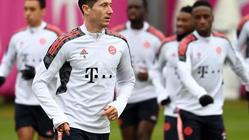 Abschlusstraining-vom-FC-Bayern-Muenchen-auf-dem-Vereinsgelaende