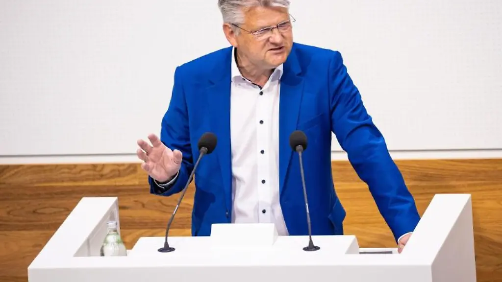 Stefan-Politze-SPD-spricht-im-Landtag