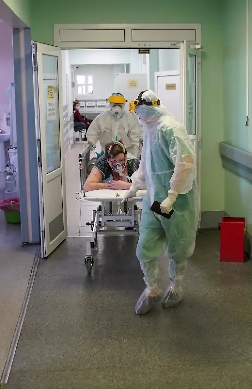 2021-10-28T161404Z-2003428951-RC22JQ9KOUAY-RTRMADP-3-HEALTH-CORONAVIRUS-RUSSIA