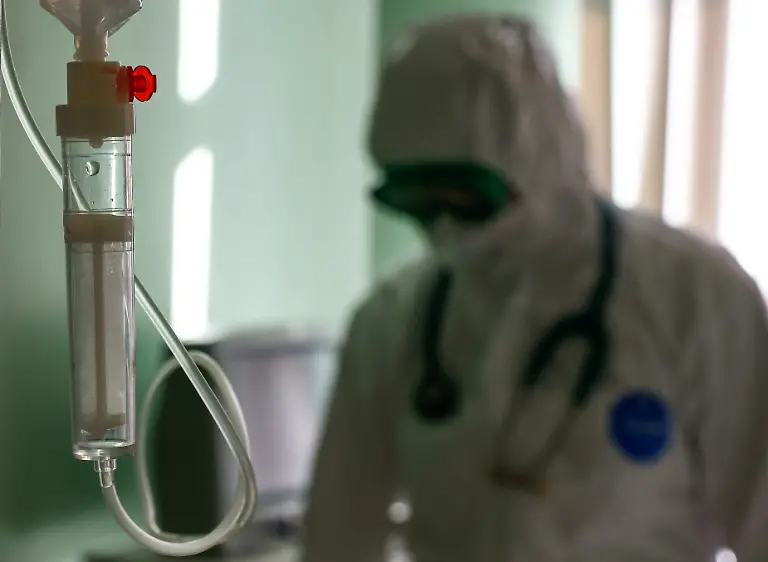 2021-10-26T182531Z-1933500070-RC2LHQ9ER3NQ-RTRMADP-3-HEALTH-CORONAVIRUS-RUSSIA