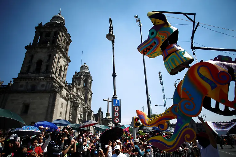 2021-10-31T224841Z-1379158756-RC21LQ9LYO11-RTRMADP-3-MEXICO-DAYOFTHEDEAD-PARADE