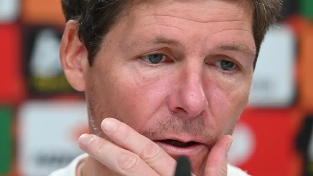 Eintracht-Cheftrainer-Oliver-Glasner-nimmt-an-einer-Pressekonferenz-teil