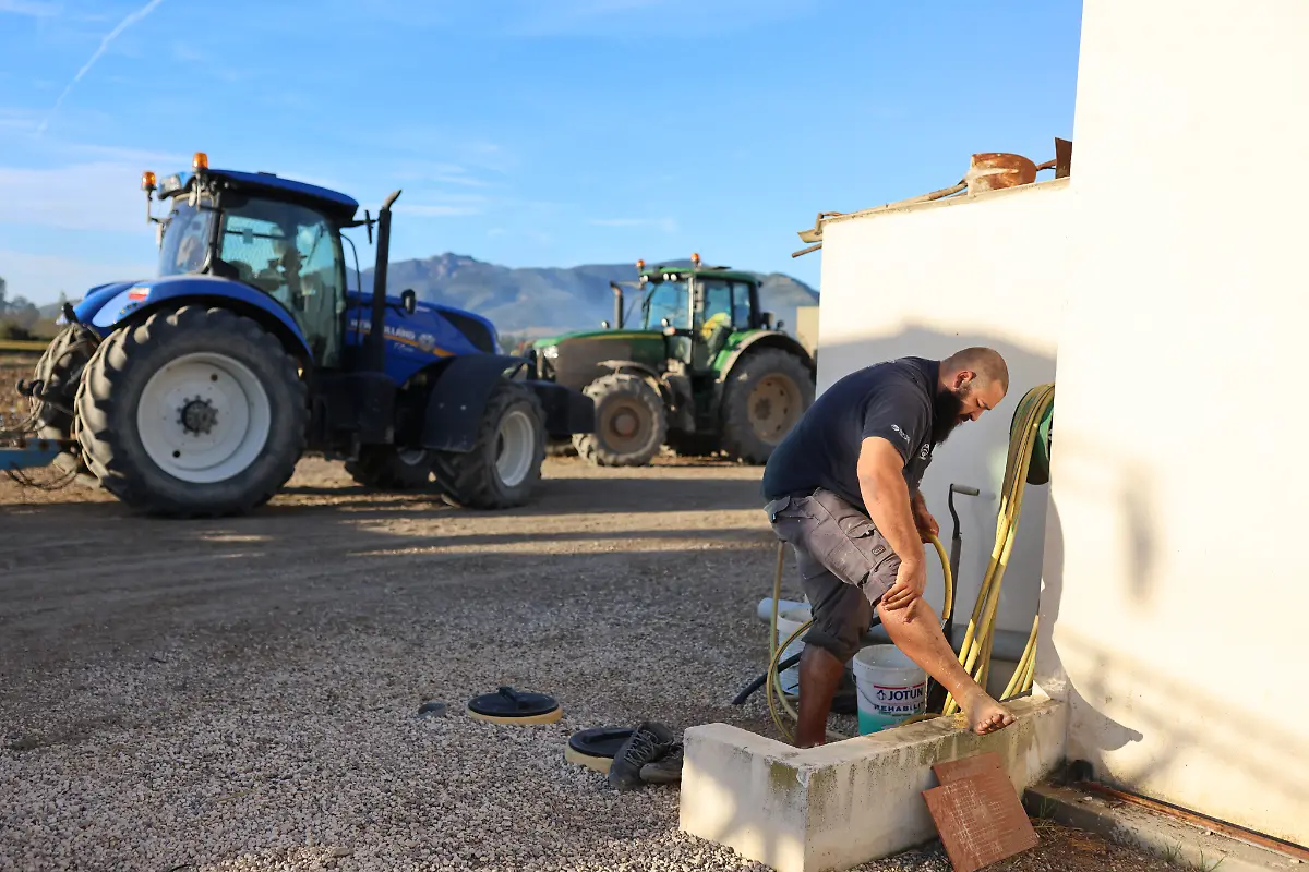 2021-10-26T125925Z-978685248-RC264Q9L1VJM-RTRMADP-3-CLIMATE-UN-SPAIN-DELTA