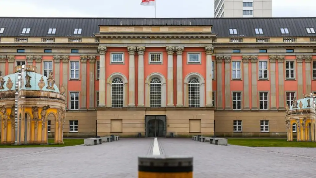 Blick-auf-das-Stadtschloss-Sitz-des-Brandenburger-Landtags