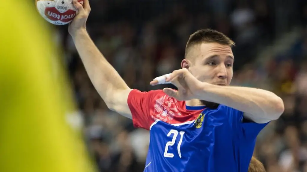 Russlands-Gleb-Kalarasch-wirft-auf-das-Tor