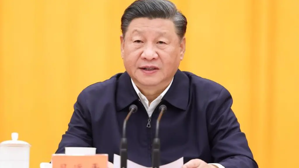 Chinas-Praesident-Xi-Jinping-spricht-bei-einer-Konferenz