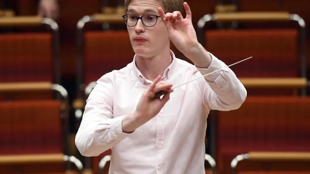 Thomas-Guggeis-dirigiert-in-der-Philharmonie-Koeln