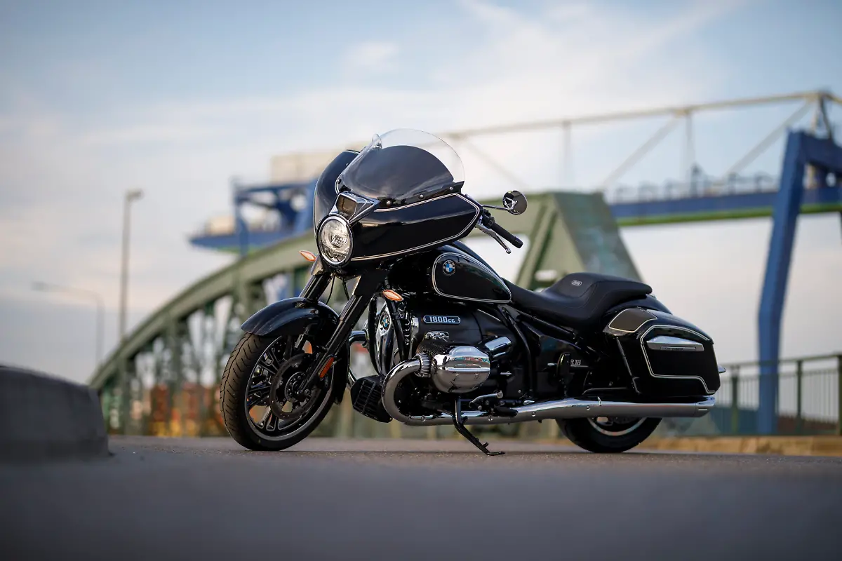 P90439599-highRes-bmw-r-18-b-first-edi