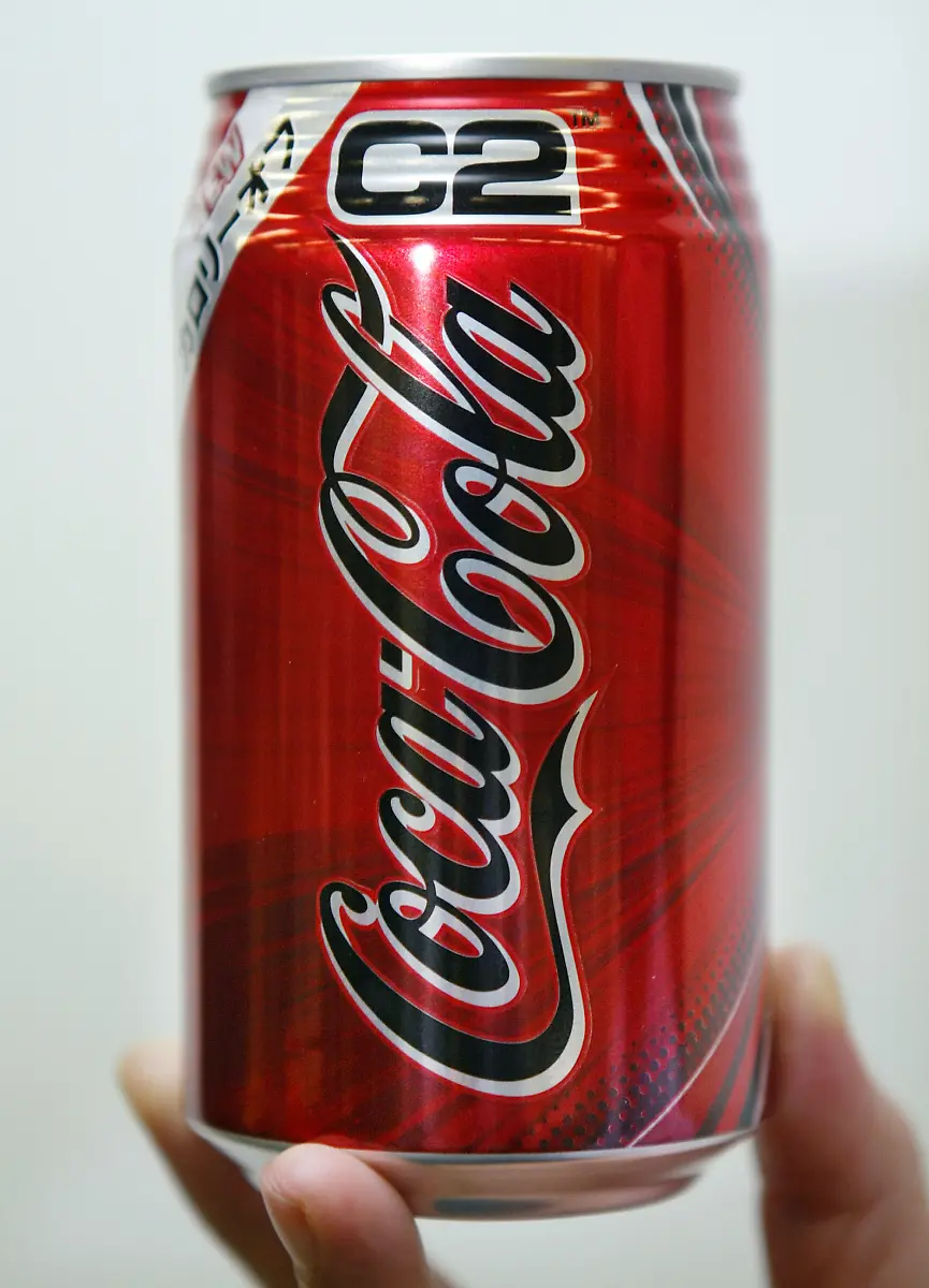2004-05-18T000000Z-1376635042-RP4DRIHZBXAA-RTRMADP-3-FOOD-JAPAN-COCACOLA