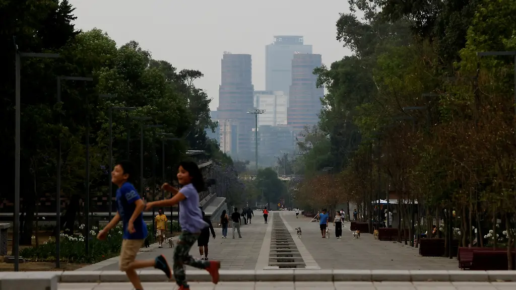 2021-04-23T015850Z-1435531915-RC2D1N94FQ41-RTRMADP-3-MEXICO-POLLUTION