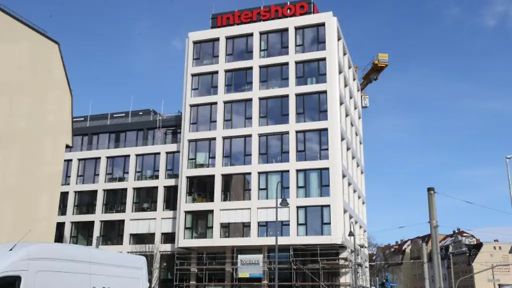 Das-neue-Firmengebaeude-der-Intershop-AG-befindet-sich-im-Zentrum-der-Stadt