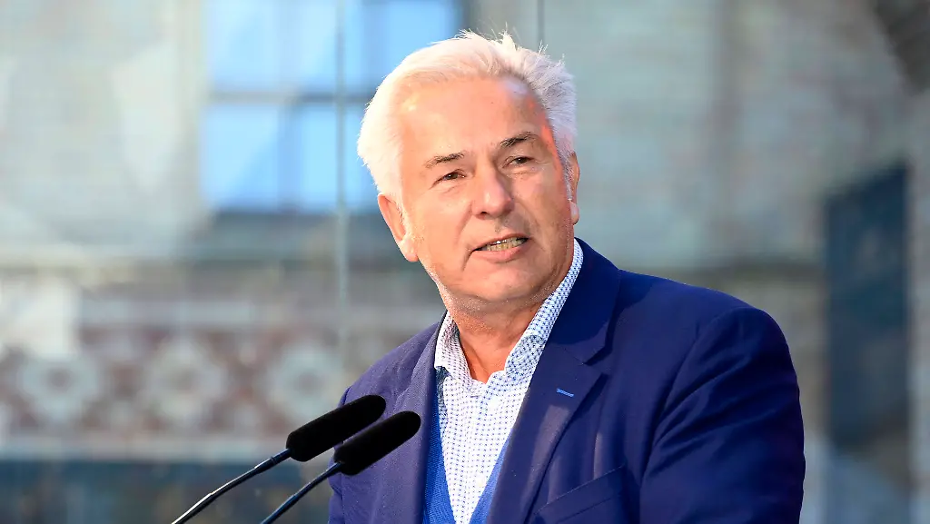 1b01ea73c18b5d3b8b8ee89f0d1df9f3