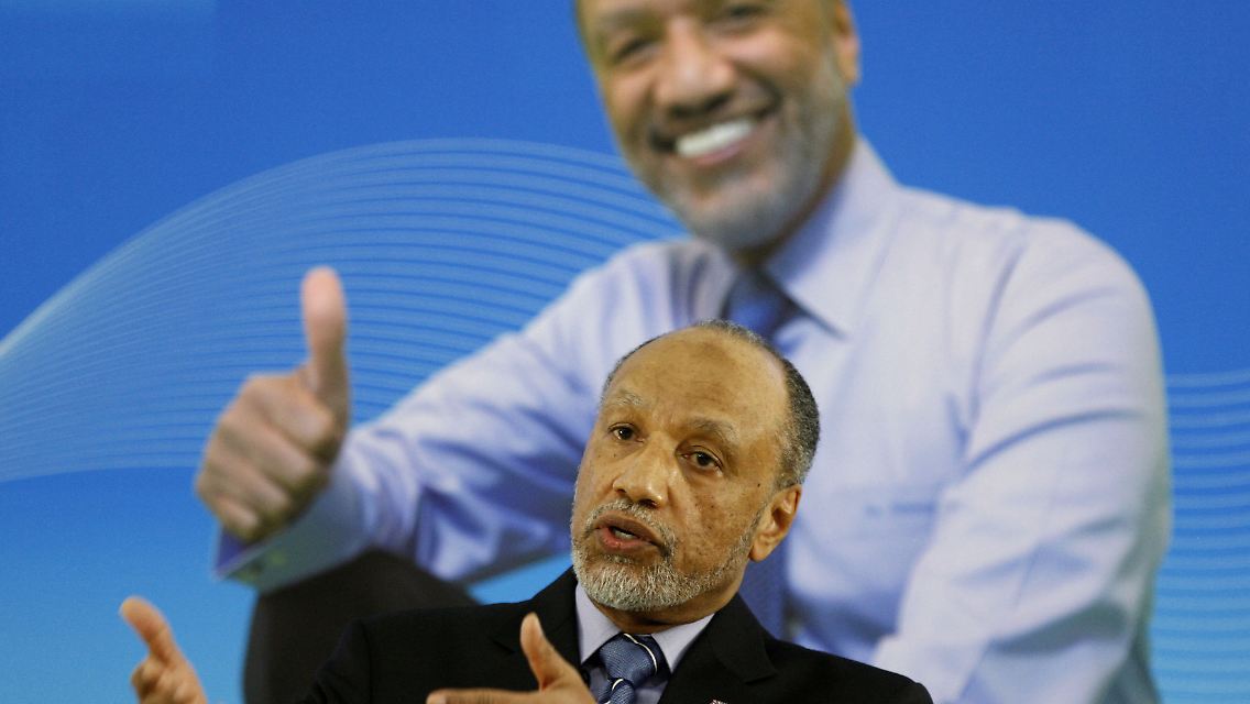 "Die Zeit ist reif für einen Wechsel, es ist Zeit für neue Gesichter, neues Blut": Mohamed bin Hammam.