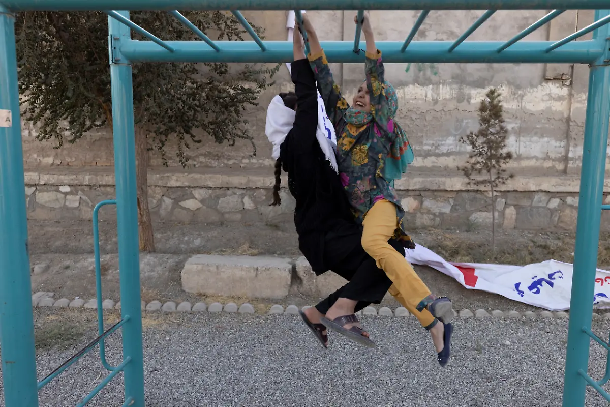 2021-10-14T230055Z-1868251804-RC2A8Q9S4KJF-RTRMADP-3-AFGHANISTAN-CONFLICT-ORPHANAGE