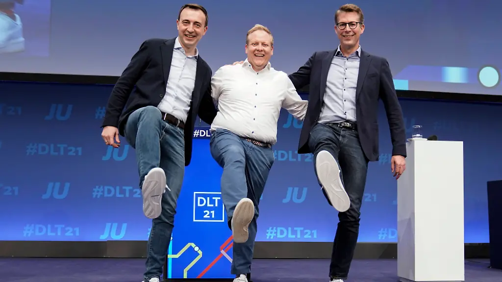 48dda2ccc9987f9e81a9cc677824a8b9