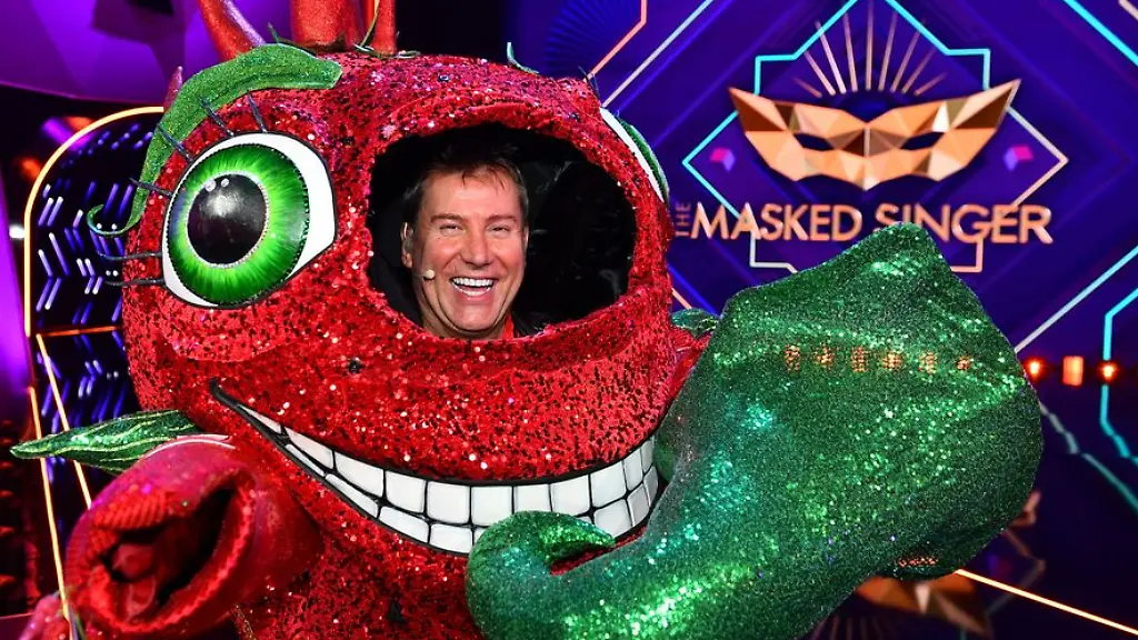 Jens-Riewa-schluepft-aus-der-Chili-Quelle-ProSieben-Willi-Weber