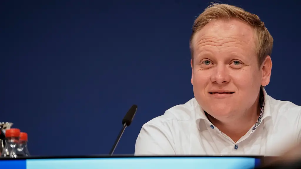 12b1ed9c34d2f45b59777b7795be0e36