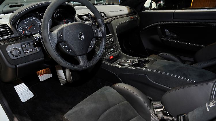 Komfortabel geht es nicht nur im Innenraum zu. Auch das Fahrwerk ist nicht kompromisslos sportlich.