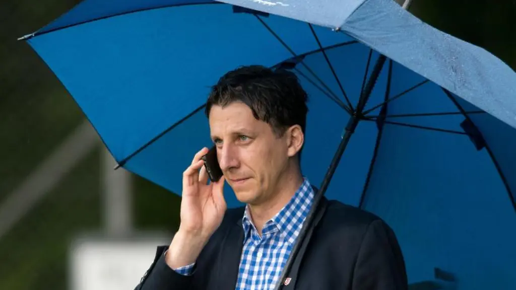 Christian-Keller-scheidender-Geschaeftsfuehrer-des-Fussball-Zweitligisten-SSV-Jahn-Regensburg