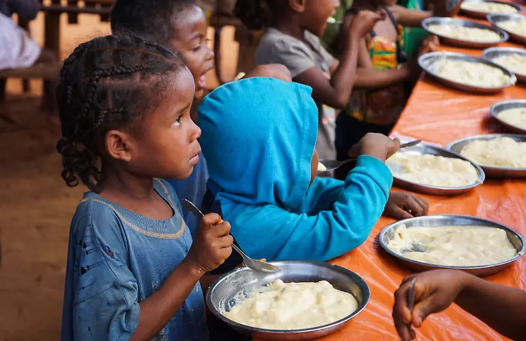 2021-10-11T070010Z-1579774236-RC270Q9537TB-RTRMADP-3-CLIMATE-CHANGE-MADAGASCAR-FAMINE